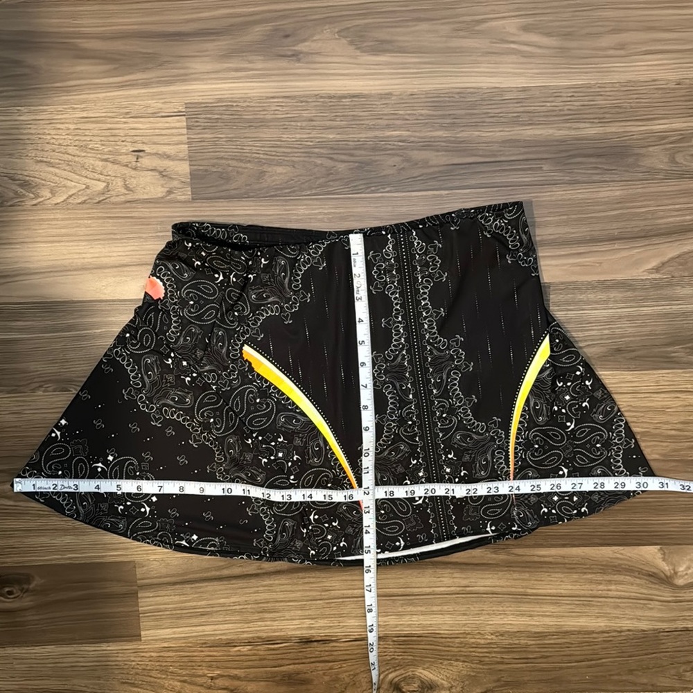 Lucky in Love Bandana Paisley Black White Neon A Line Flounce Tennis Skort XL 14 - Picture 7 of 10